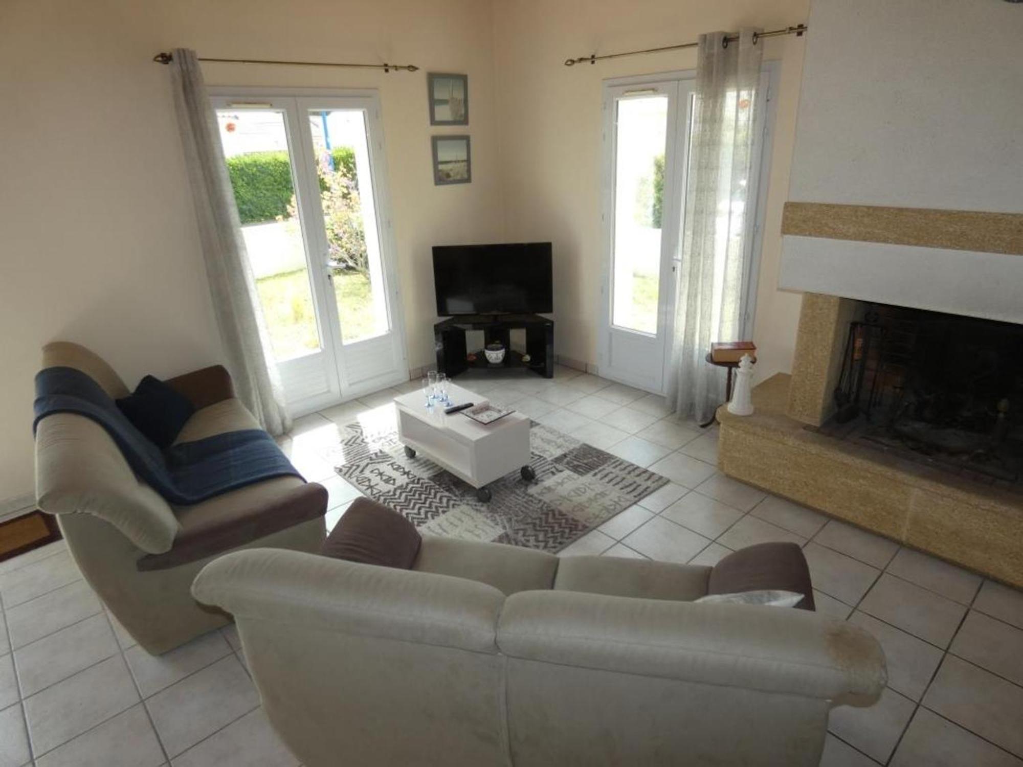Holiday home Maison Lumineuse Avec Jardin Pres De La - 2 Chambres, Animaux Acceptes, Wifi, Parking - Fr-1-540-286 *