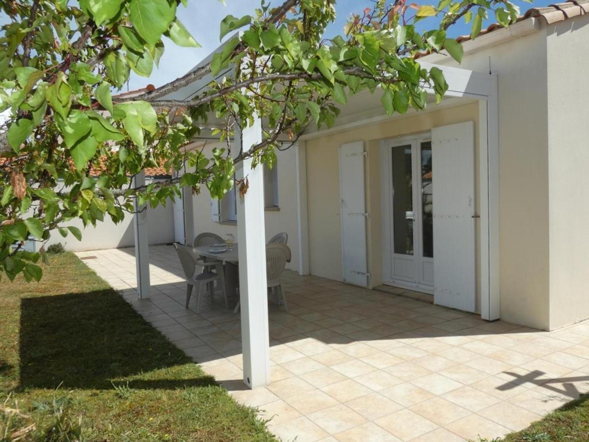 Maison Lumineuse Avec Jardin Pres De La - 2 Chambres, Animaux Acceptes, Wifi, Parking - Fr-1-540-286