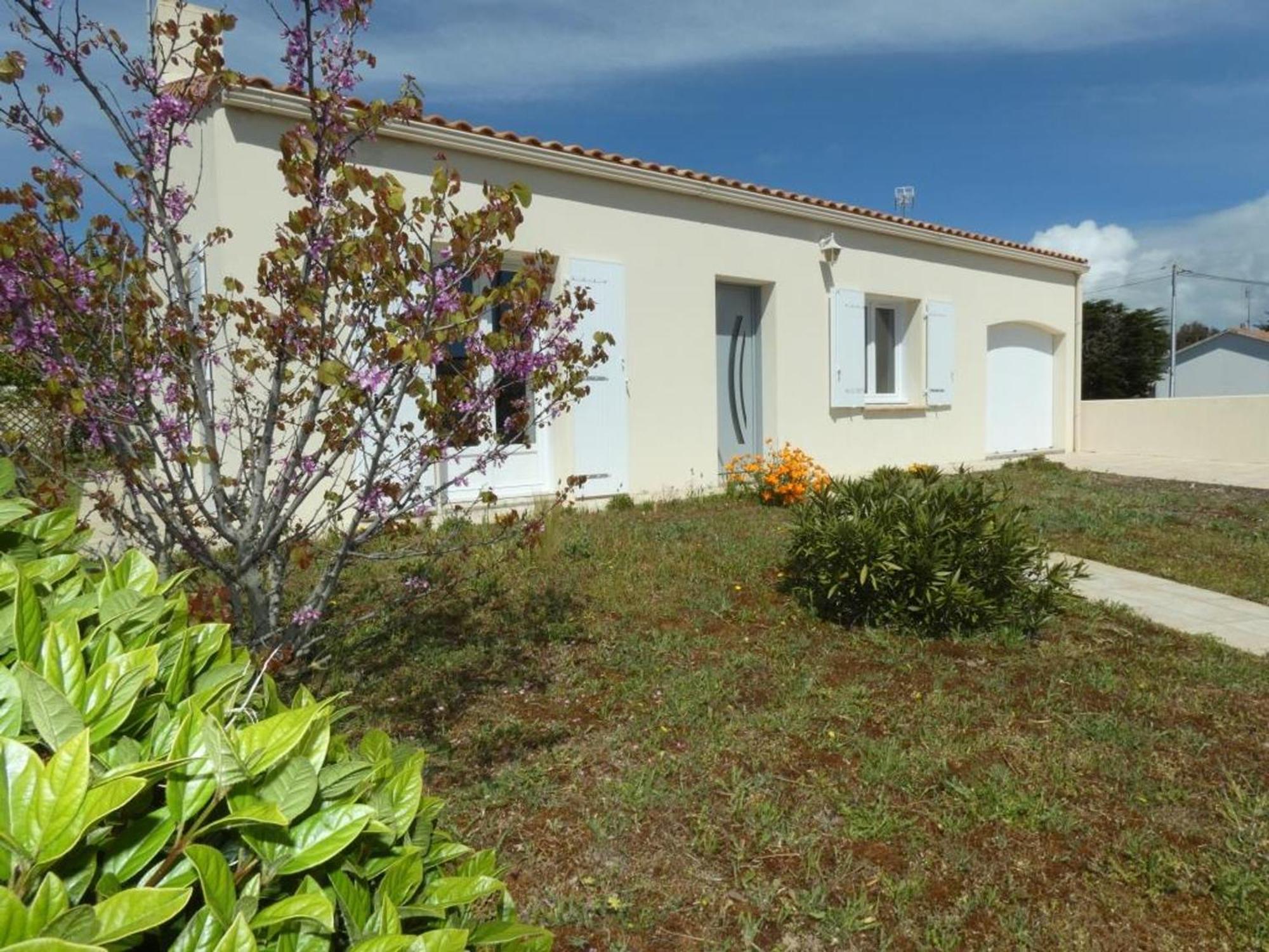 Holiday home Maison Lumineuse Avec Jardin Pres De La - 2 Chambres, Animaux Acceptes, Wifi, Parking - Fr-1-540-286